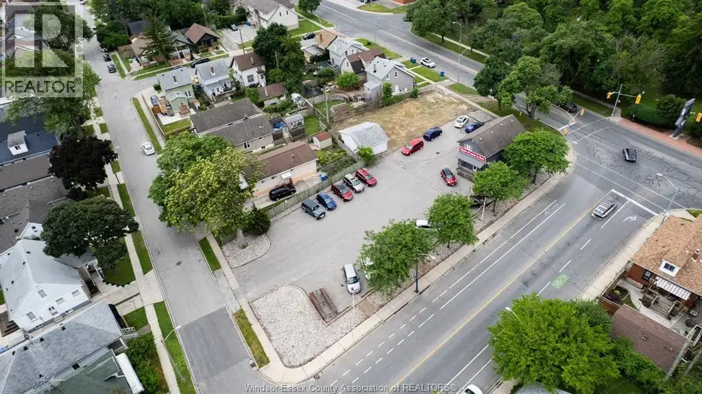 1360-76 Howard Avenue, Windsor